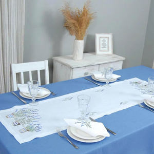 Nouveaux Chemins de Table en Lin Blanc Personnalisés Brodés de Fleurs de Lavande de Haute Qualité pour la Maison et l'Hôtellerie – Idéal pour les Fêtes - Product Image 3
