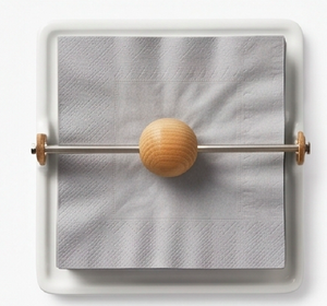 Porte-serviettes en bois nordique avec base en céramique et design boule en bois pour la décoration de table moderne et l'utilisation en cuisine - Product Image 3