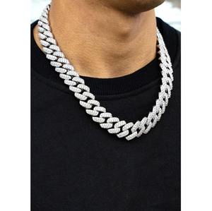 Collar de Cadena Cubana con Diamantes de Moissanita Personalizados, el Más Vendido, Perfecto para Clubes o Conciertos, Disponible a un Precio Accesible - Product Image 4