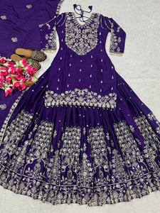 Hermoso Conjunto de Lehenga y Kurta Tradicional para Mujer, en Georgette Sintético con Bordado Intenso y Lentejuelas, para Invierno, Verano y Todas las Temporadas - Product Image 4