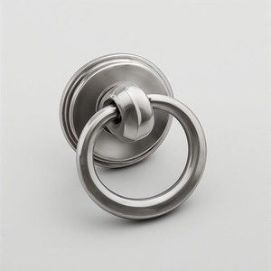 Timbre de Puerta Moderno de Metal Sólido con Diseño de Anillo y Montaje con Tornillos para Puertas de Dormitorio, Diseño Duradero y Elegante - Product Image 2