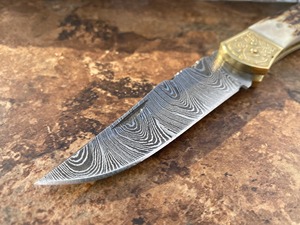 Cuchillo Plegable Industrial Hecho a Mano DIY con Hoja de Acero de Damasco (Fondo Recto) de 3mm, Mango de Cuerno y Latón, Punta Caída, Cuero OBM - Product Image 2