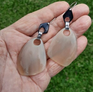 Pendientes Colgantes de Concha Natural Hechos a Mano, Joyería de Oreja en Forma de Lágrima, Tono Plateado, Pendientes de Cuerno de Búfalo a la Moda, Artesanía Natural - Product Image 1