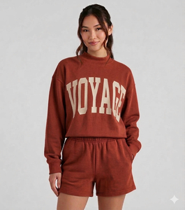 Ensemble short et haut à col montant pour femme, tenue d'hiver douce, chaude et confortable, vêtements de détente élégants, ensemble de mode quotidienne - Product Image 1