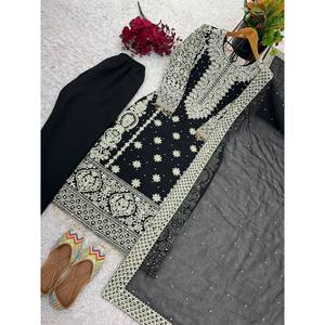Ensemble haut-bas et dupatta pour femmes avec broderie et travail de séquence - Product Image 4