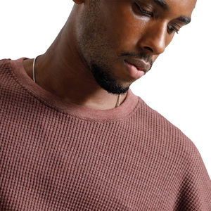 Camiseta de punto gofrado de primera calidad para hombre, cuello redondo, hombros caídos, ajuste holgado, tejido grueso, estilo casual - Product Image 2