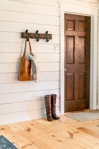 Perchero de pared de madera de roble y hierro premium 2026 con ganchos metálicos fuertes, organizador montado para abrigos, bolsos, mochilas, batas y toallas - Product Image 2