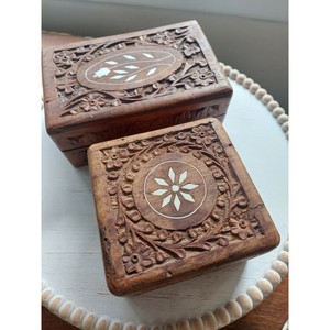 Ensemble de boîtes sculptées en bois de Sheesham faites à la main avec incrustation de nacre - Vente en gros - Product Image 1