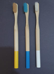 Brosse à dents en bambou peinte à l'extrémité avec manche compostable, brosse à dents manuelle en bois naturel, soins bucco-dentaires écologiques et durables - Product Image 5