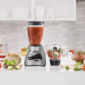 Licuadora Oster Classic Series de 16 Velocidades con Picador de Alimentos y Jarra de Vidrio, Acabado Níquel Pulido - Product Image 3