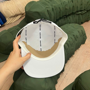 Casquettes de camping personnalisées à séchage rapide, respirantes, imperméables, à visière plate, en tissu nylon et polyester, ajustables avec fermeture à pression, pour sports de plein air, course à pied, 5 panneaux - Product Image 2