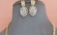 Ensemble collier et boucles d'oreilles plaqué or de qualité supérieure, orné de pierres, pour mariage et occasions festives, collection pour femmes - Product Image 2