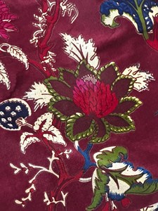 Tissu en velours de coton imprimé à la main, motif floral rouge vin : idéal pour la tapisserie, le matelassage et la décoration - Product Image 5