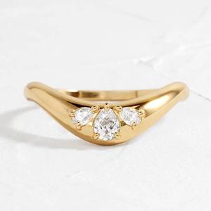 Bague en or massif 14 carats avec diamant taille poire et bande incurvée, bijoux fins de mode, bague en argent sterling 925, bijoux de créateur personnalisés - Product Image 1