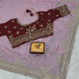 ผ้าส่าหรีปักลายพรีเมียม ดีไซน์เนอร์ C Pallu ประดับเลื่อม ปักลายฉลุ ขอบเสื้อปักอย่างประณีต เหมาะสำหรับงานแต่งงาน ฤดูร้อน ฤดูหนาว สินค้าส่งออกคุณภาพสูง - Product Image 5
