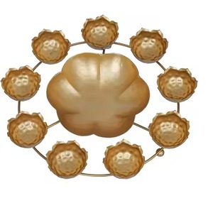 Bol Urli traditionnel en métal, bol décoratif pour fleurs flottantes, Diya Urli pour la décoration de la maison, du temple et des festivals - Product Image 4