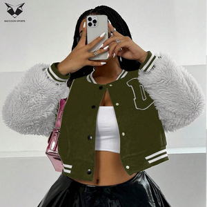 Veste universitaire verte et grise pour femme avec motif graphique lettré, bordure rayée, logo personnalisé et design sur mesure, style baseball universitaire - Product Image 3