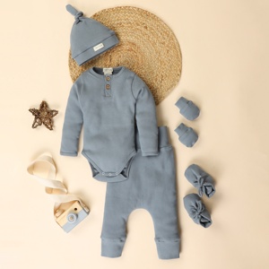 Lot de 5 ensembles de vêtements pour bébé en bambou élasthanne biologique de qualité supérieure, y compris bonnet Aqua - Product Image 1