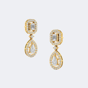 Pendientes Largos con Esmeraldas de 4.60CTW en Forma de Pera y Corte Redondo, con Engaste de Garras - Product Image 4