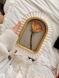 Cadre photo floral doré martelé de luxe, décor de table élégant et classique pour maisons et salons - Product Image 5