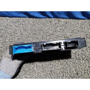 ECU และโมดูลคอมพิวเตอร์มือสองสำหรับรถยนต์ซีรีส์ 5 รุ่น 6135926745602 - Product Image 4
