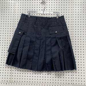 กระโปรงยูทิลิตี้คิลท์สำหรับผู้หญิง ขนาดสั่งทำ สีน้ำเงินกรมท่า แบบคาร์โก้ จีบสไตล์สก็อต ขายส่ง - Product Image 4