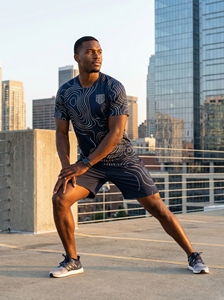Ensemble maillot et short respirant en mesh pour homme avec logo imprimé sur le devant, coupe régulière - Elevation_01_The_Alpine_Contour_Kit - Product Image 6