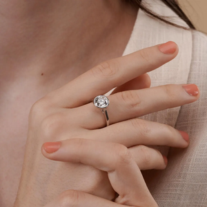 Anillo de compromiso con diamante redondo brillante certificado VVS2, creado en laboratorio, con engaste de bisel, anillo solitario de diamante, oro amarillo, blanco y rosa de 18 quilates - Product Image 2