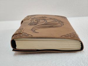 Diario de Cuero Grabado a Mano con Motivo Ecuestre, Cubierta Marrón Vintage, Cuaderno de Papel Hecho a Mano con Cierre de Correa - Product Image 4