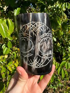 Jarra de Cuerno de Búfalo Grabada con Diseño de Lobo Inspirada en Juego de Tronos, Jarra Vikinga Natural y Elegante Disponible a Precio de Fábrica - Product Image 5