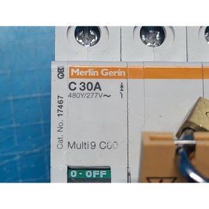 Pièces d'équipement semi-conducteur d'occasion Merlin Gerin Multi9 C60 C30A 17467, état actuel - Product Image 1