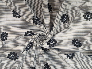 Tissu en coton brodé rayé bleu marine et blanc de qualité supérieure en promotion |   Tissu en coton à motif floral pour robes, hauts et décoration intérieure - Product Image 5