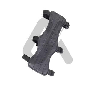 Protector de Brazo para Tiro con Arco, Juego de Protectores de Antebrazo Ajustables de Cuero Suave y Ligero para Entrenamiento con Arco Recurvo - Product Image 1