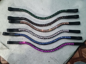Frontalier d'équitation confortable en cuir avec cristaux en forme de cœur, diamants et strass, couleur et logo personnalisables ALR - Product Image 2
