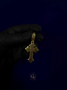 Colgante Gótico de Dos Tonos con Cruz y Diseño de Flor de Lis, Moissanita VVS, Chapado en Oro de 14K sobre Plata de Ley, Joyería Fina de Lujo para Hombre - Product Image 5