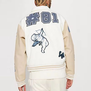 Chaqueta Varsity Beige Crema Personalizada OEM para Hombre, Bordado Chenille, Gráfico de Cupido, Parches, Cuerpo de Lana, Mangas de Cuero, Estilo Urbano - Product Image 5