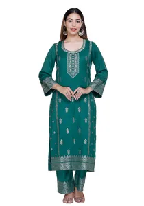 Safaa Winter Sakeena Premium Acrowool Tissu non coupé pour robe de femme avec étole, matière pour costumes et robes en laine, costume d'hiver - Product Image 2
