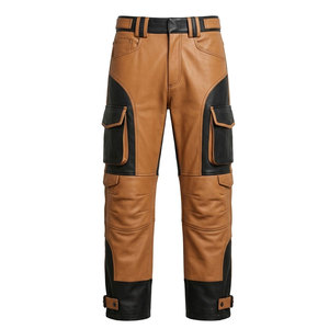 Pantalon cargo en cuir pour homme avec plusieurs poches latérales, coupe droite, passants de ceinture et revers aux chevilles, pour un style décontracté et streetwear. - Product Image 1