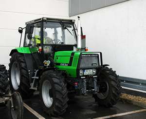 รถแทรกเตอร์ Deutz-Fahr 6160 ขับเคลื่อน 4 ล้อ กำลัง 160 แรงม้า สำหรับงานหนัก เครื่องยนต์ดีเซล พร้อมห้องโดยสาร ระบบไฮดรอลิก แข็งแรง ทนทาน เหมาะสำหรับงานเกษตร - Product Image 2