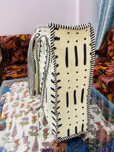 Sac fourre-tout en coton matelassé fait main imprimé Black Dash pour femme, sac à bandoulière pour le shopping, vente en gros pour boutiques - Product Image 3