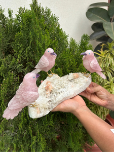 Escultura de Pájaro de Cuarzo Rosa Natural con Cristales de Amatista, Amazonita y Apofilita, Arte Decorativo para el Hogar, Proveedor Mayorista OEM ODM - Product Image 1