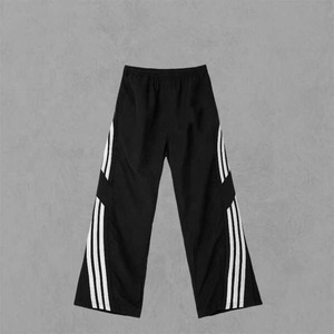 Pantalon de survêtement léger pour homme en nylon coupe-vent, taille élastique, coupe droite, vêtements de sport, production OEM en usine - Product Image 4