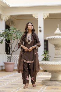 Conjunto Premium de Kurta y Palazzo de Satén Japonés con Intrincado Trabajo de Lentejuelas – Atuendo Tradicional Elegante - Product Image 4