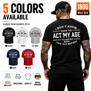 T-shirt noir à manches courtes pour homme avec imprimé au dos « Je ne sais pas comment agir comme mon âge m'impose », coupe classique, col rond, jersey en coton - Product Image 2