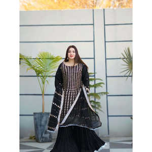 Magnifique Top-Sarara et Dupatta fantaisie pour les fêtes, vêtements indiens et pakistanais - Product Image 1