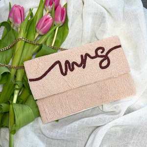 Accessoire de mode artisanal indien traditionnel de luxe, décontracté et quotidien, avec poignée baguette en perles de verre colorées et rayées, orné de cristaux - Product Image 6