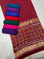 Saree Katun Tradisional Wanita India Warna Merah Dengan Pola Bordir Panjang Lantai Model Longgar Untuk Pernikahan Semua Musim
