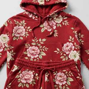 Conjunto Deportivo Unisex NEXTEX con Estampado Floral de Hortensias y Tulipanes en Rojo Oscuro, Blanco y Rosa, Sudadera con Capucha de Felpa Suave de Algodón - Product Image 1