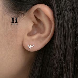 Boucles d'oreilles clous de luxe en grappe, clous d'oreilles minimalistes multi-pierres en diamant, bijoux délicats en or 14 carats pour femmes et tenues de mariée - Product Image 6