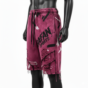 กางเกงขาสั้นผู้ชายผ้าฝ้ายฟลีซพรีเมียม 340 GSM สีแดงไวน์ ลวดลายพิมพ์โลโก้แบบดิสเทรส - Product Image 4